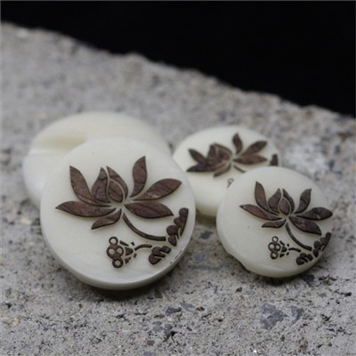Natural Carving Lotus Fruit Sewing Button